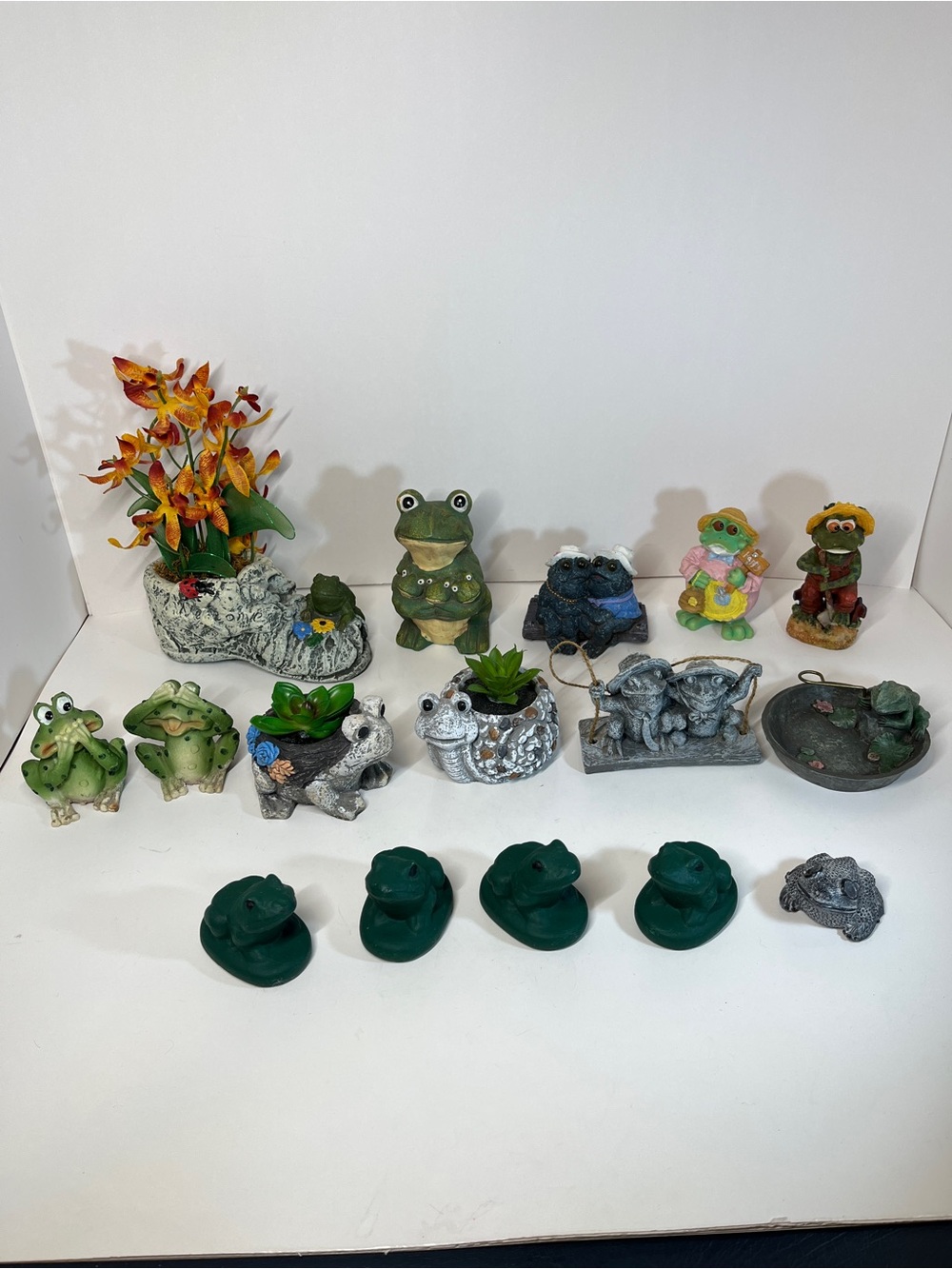Vintage Frog Garden Statues Figurine Lot Outdoor Decor Porch Patio Pot Plant MCM